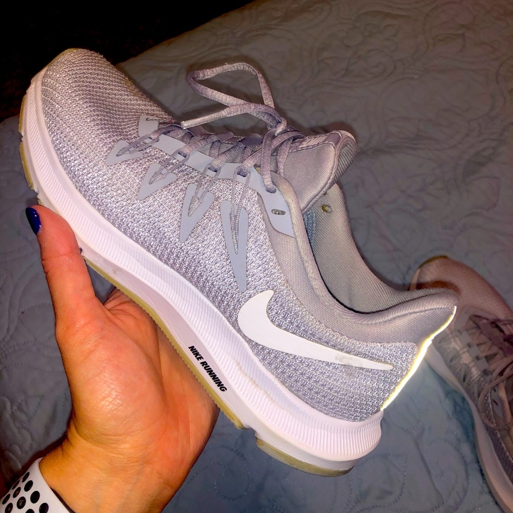 Nike size 6 women’s running shoe